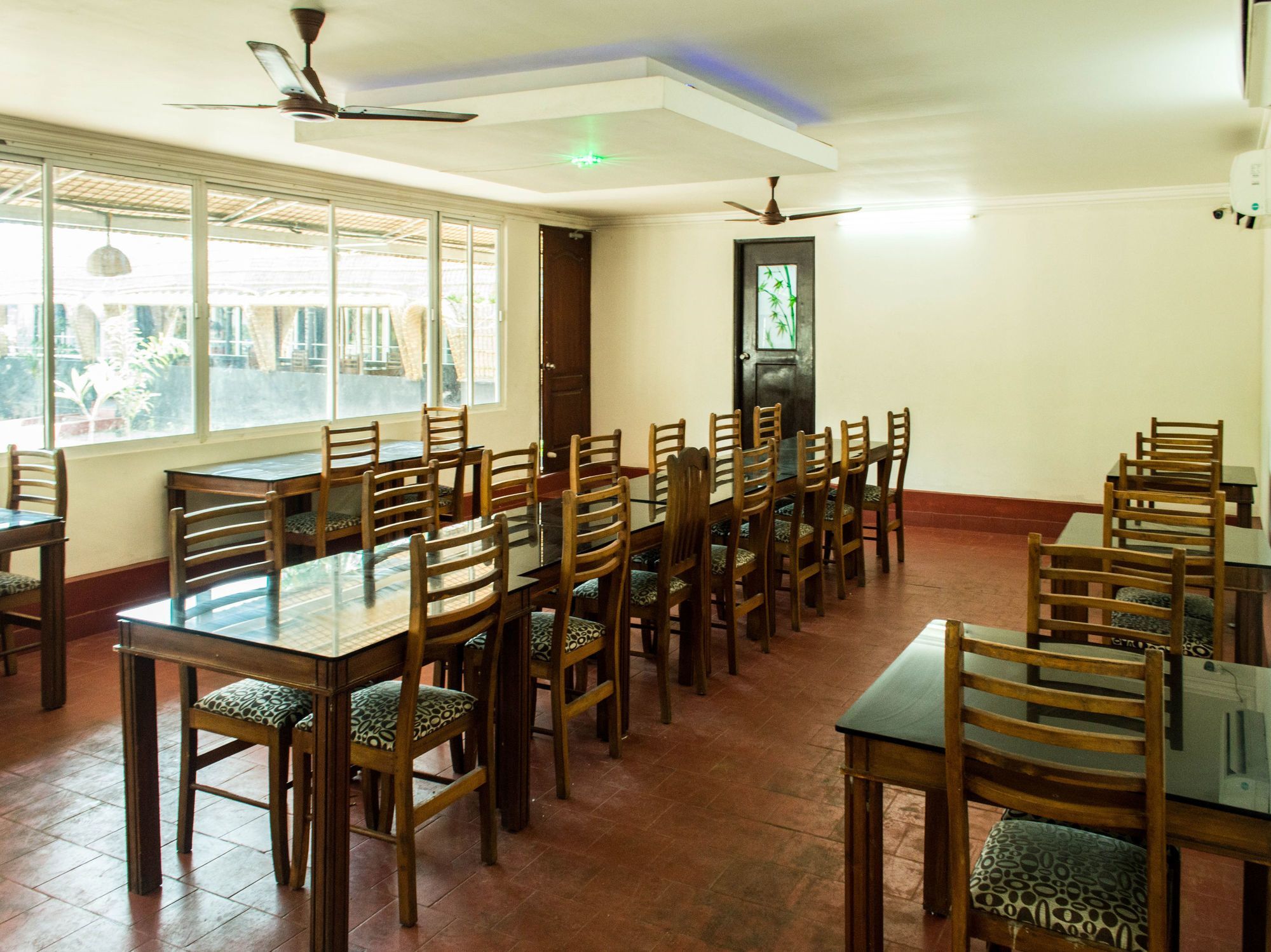 Oyo 5237 Island Lake Resort Alappuzha Экстерьер фото